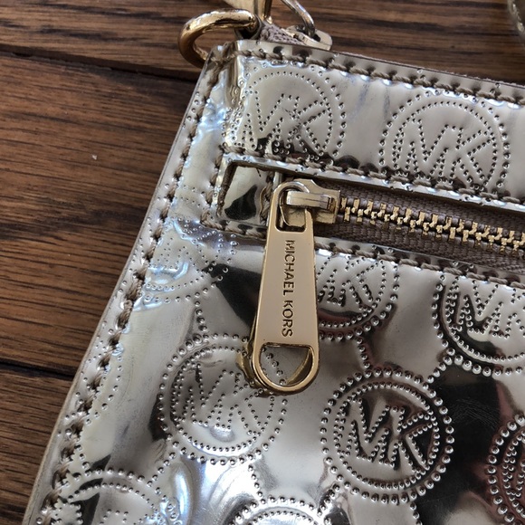 Michael Kors gold wristlet - Picture 3 of 8